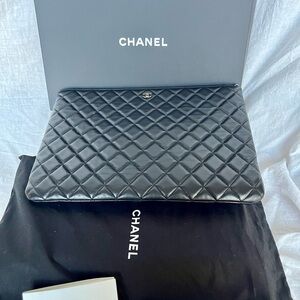 CHANEL Black Quilted Leather Pouch